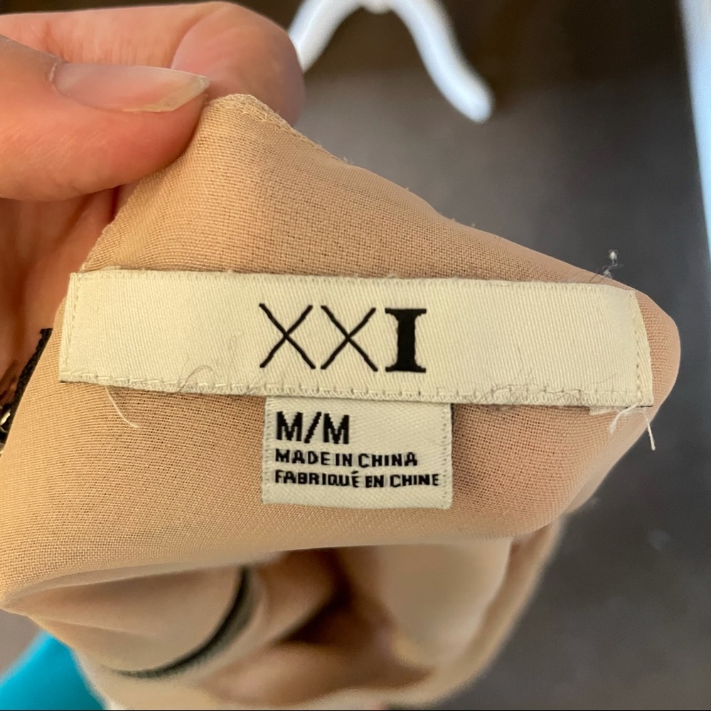 Forever 21 Cream Blouse - Picture 5 of 5